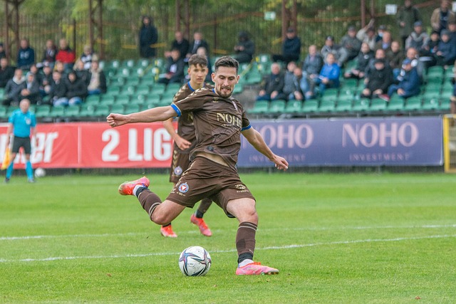 西亚卡姆和杰克逊半场均得分上双，二人合砍27分